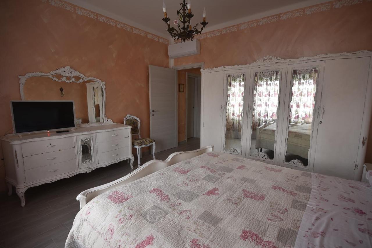 Le Bouganville Apartment Desenzano del Garda Exterior photo