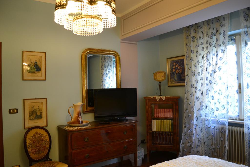 Le Bouganville Apartment Desenzano del Garda Room photo