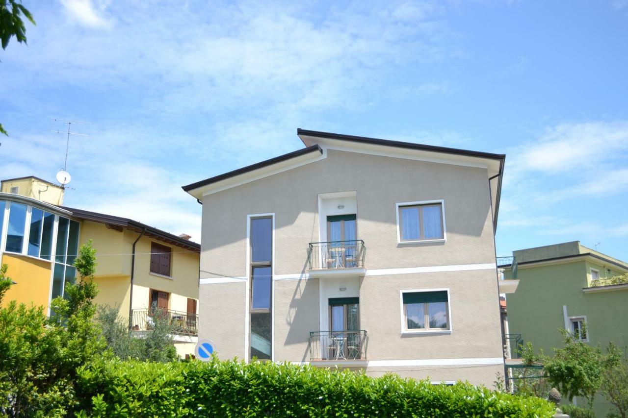 Le Bouganville Apartment Desenzano del Garda Exterior photo