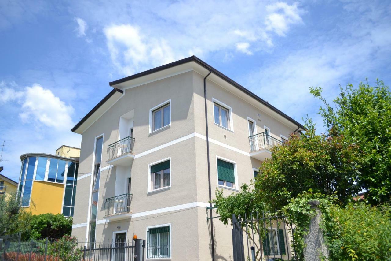 Le Bouganville Apartment Desenzano del Garda Exterior photo